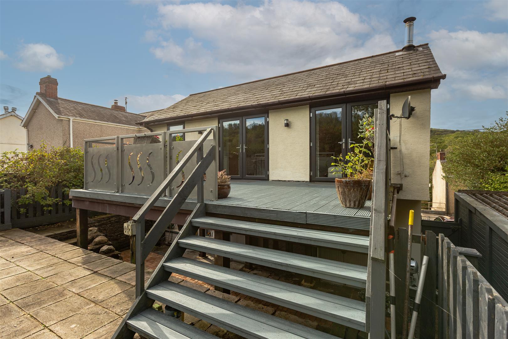 Commercial Road, Pontardawe, Swansea, SA8 4SL